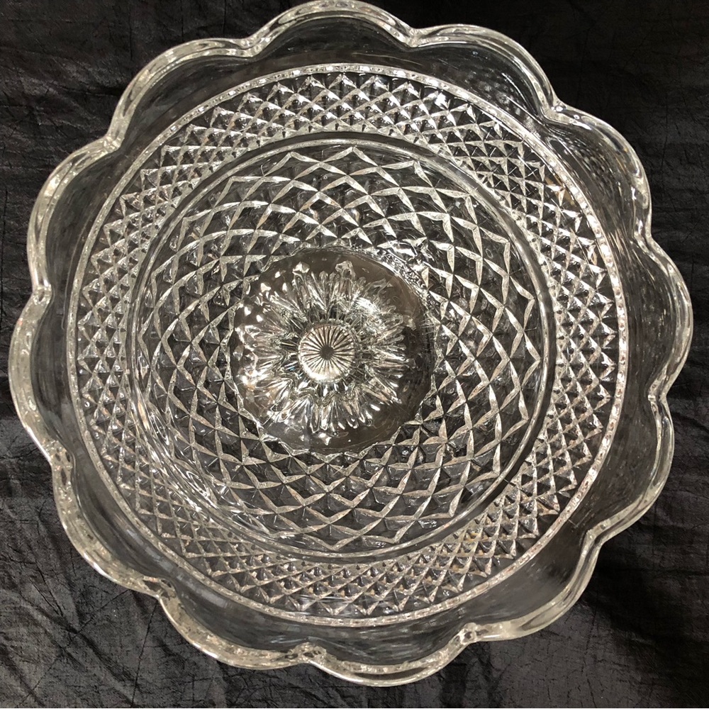 Vintage Anchor Hocking 8” Wexford Footed Centerpiece Accent Bowl - Picture 4 of 16